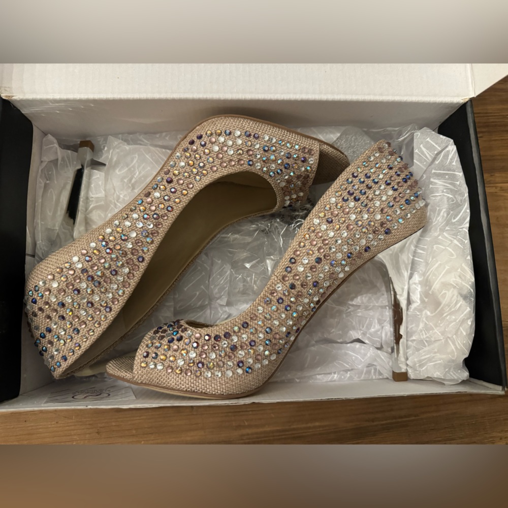 NEW! Never Worn! INC Rhinestone Peep Toe Heel size 7